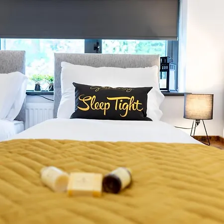 Apartment The Headingley House Leeds - Hot Tub - Sleeps Up To 12 - Ev Charging *
