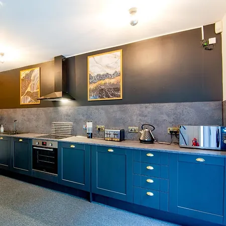 Apartment The Headingley House Leeds - Hot Tub - Sleeps Up To 12 - Ev Charging